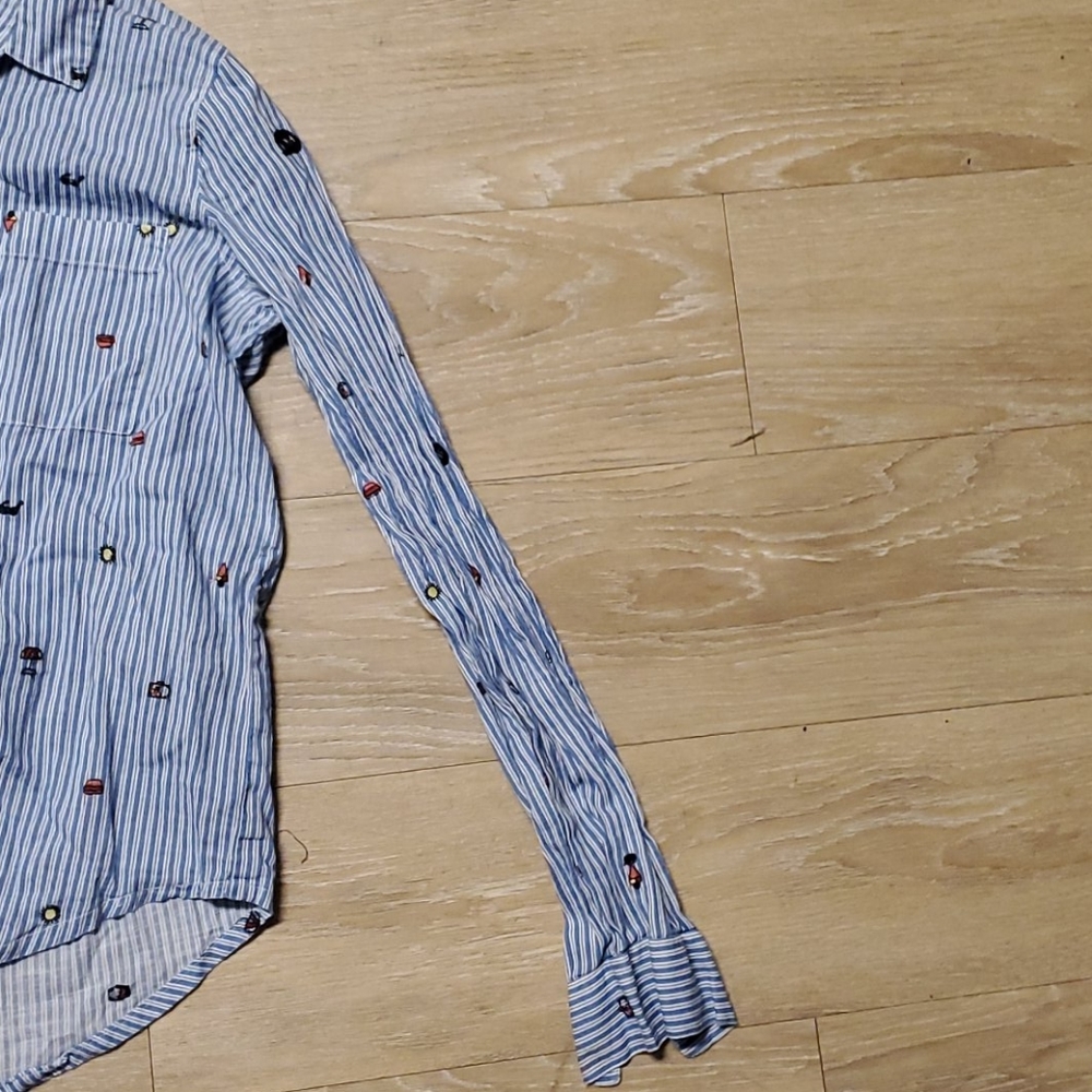 Embroidered button up - Picture 3 of 4